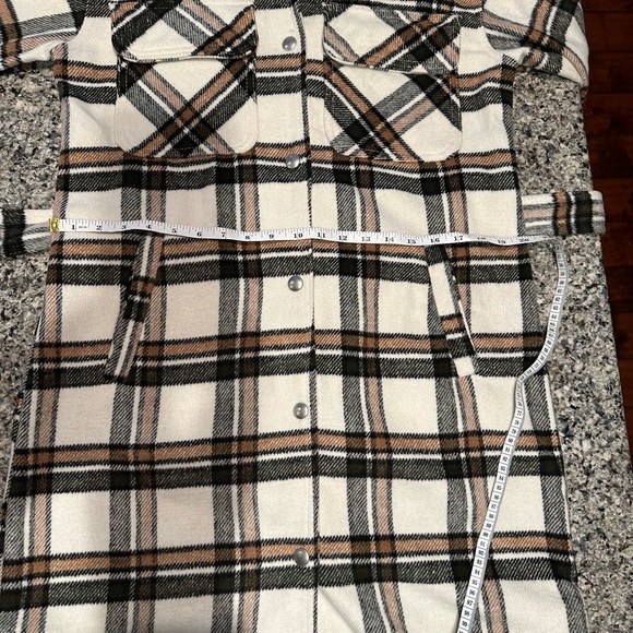 Blank NYC Cream Plaid Long Shacket - Picture 4 of 5